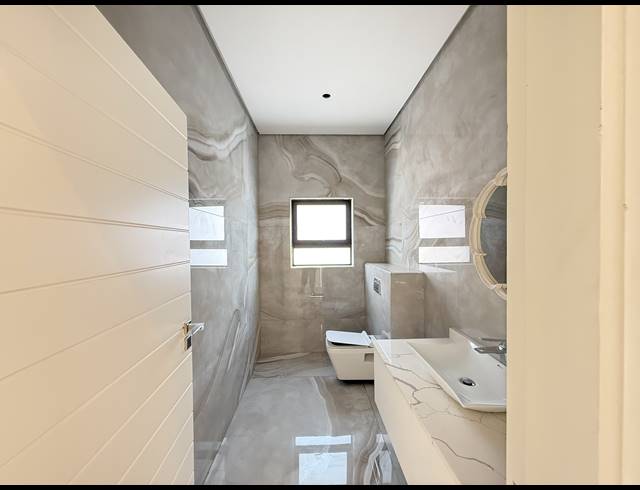 6 BEDROOM HOUSE FOR SALE IN IZINGA